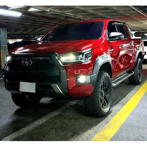 Toyota Hilux Adventure 2023 Rojo Caracas