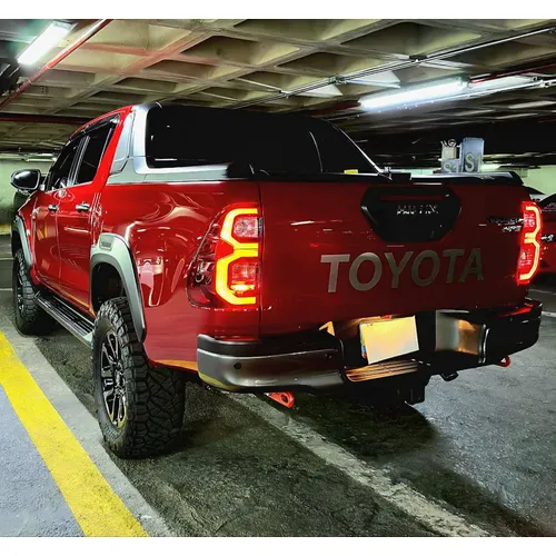 Toyota Hilux Adventure 2023 Rojo Caracas