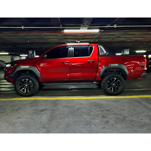 Toyota Hilux Adventure 2023 Rojo Caracas