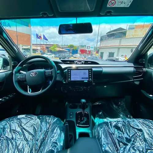 Toyota Hilux Adventure 2025 Blanco Caracas