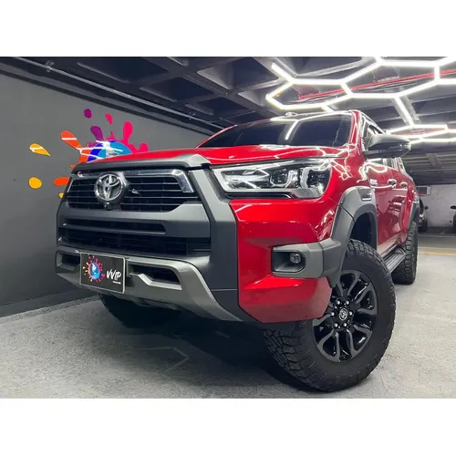 Toyota Hilux SR5 2023 Rojo Caracas