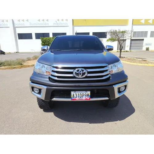 Toyota Hilux 2020 Gris Punto Fijo