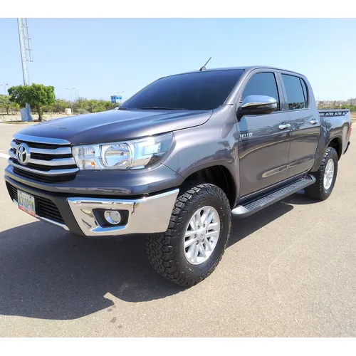 Toyota Hilux 2020 Gris Punto Fijo