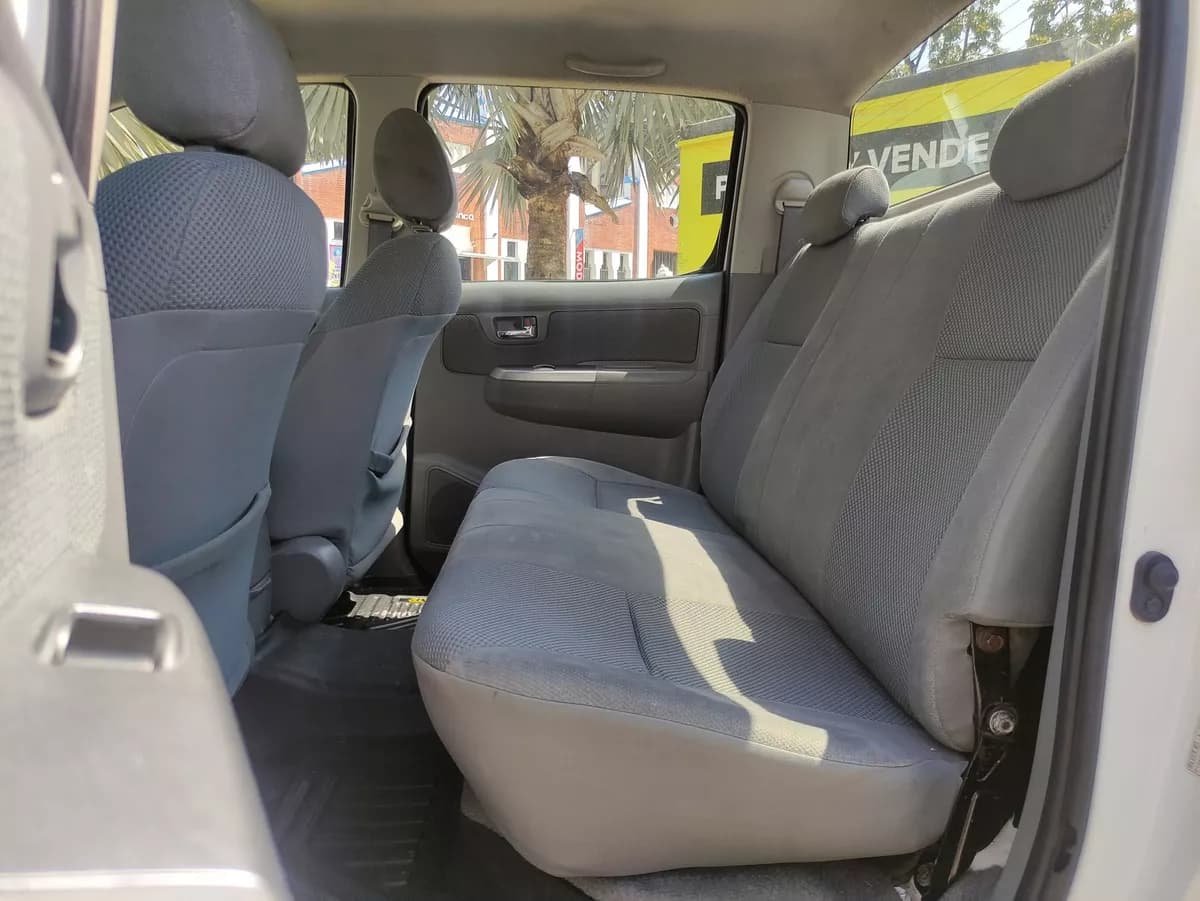 Toyota Hilux Blanca Modelo 2011