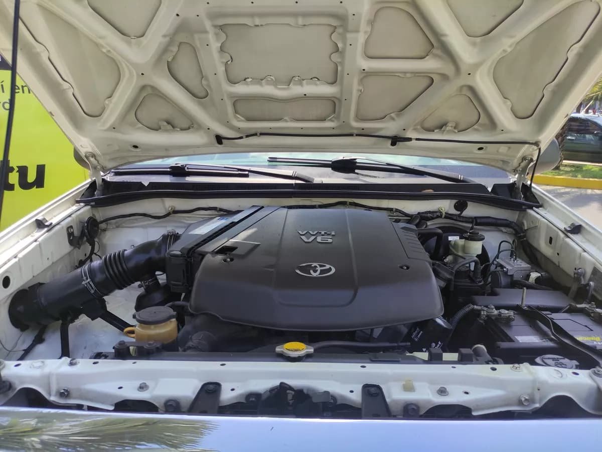 Toyota Hilux Blanca Modelo 2011