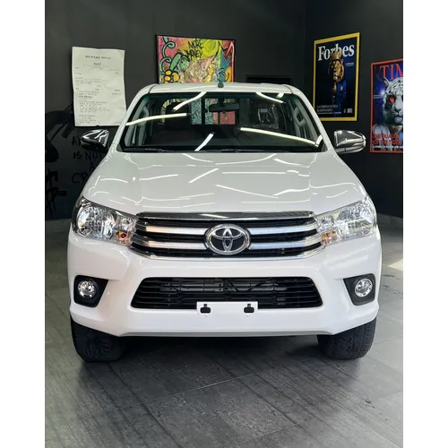 Toyota Hilux DLX 2025 Blanco Caracas