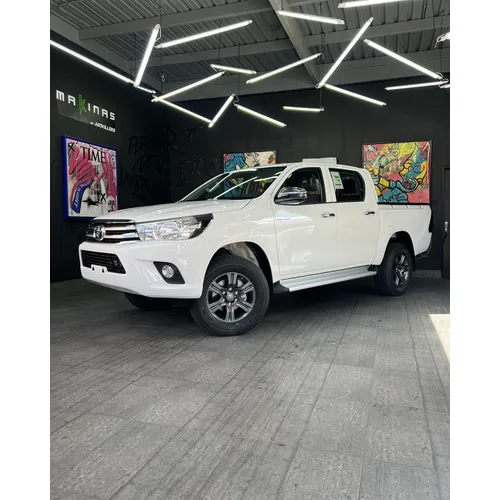 Toyota Hilux DLX 2025 Blanco Caracas
