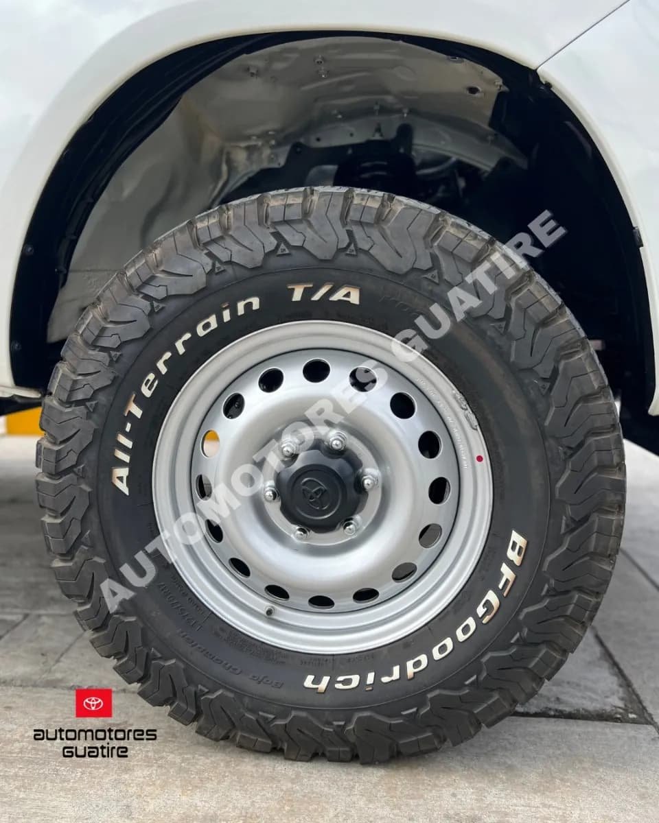 Toyota Hilux Dubai 2022 Blanco