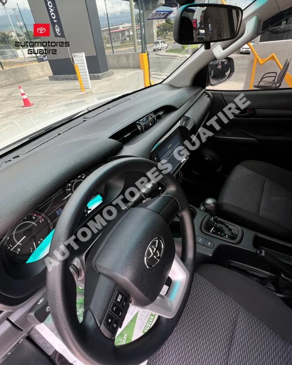 Toyota Hilux Dubai 2022 Blanco