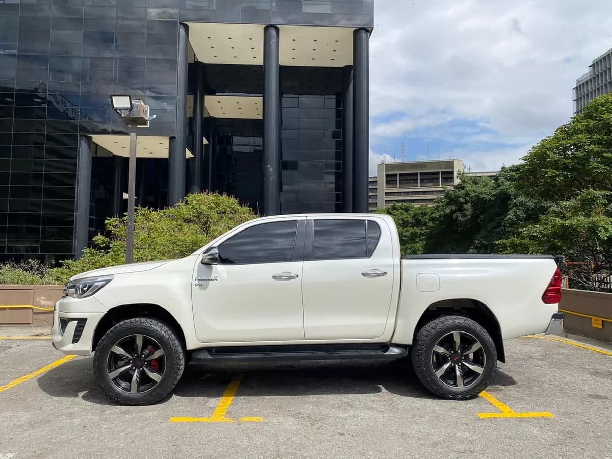 Toyota Hilux Dubai Trd 2018 Blanca