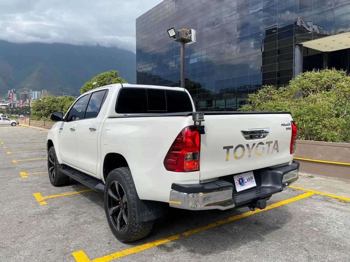 Toyota Hilux Dubai Trd 2018 Blanca