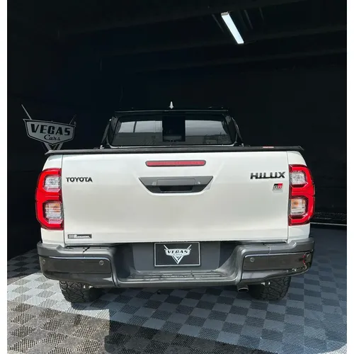 Toyota Hilux GR 2024 Blanco Caracas