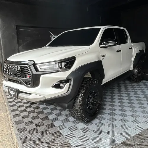 Toyota Hilux GR 2024 Blanco Caracas