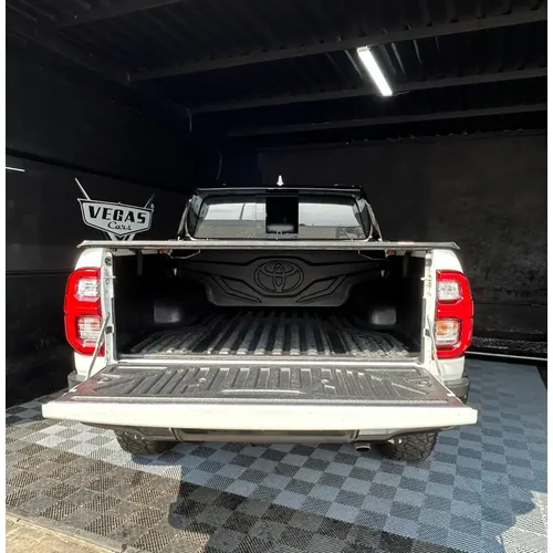 Toyota Hilux GR 2024 Blanco Caracas