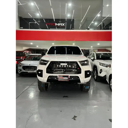 Toyota Hilux GR 2023 Blanco Caracas