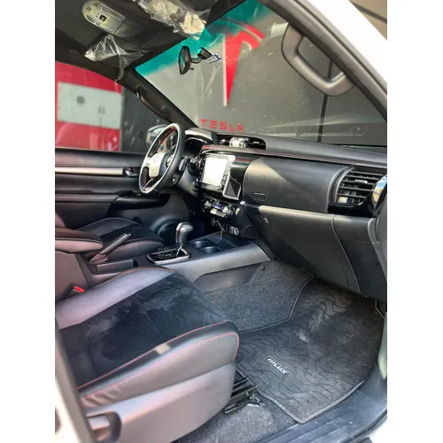 Toyota Hilux GR 2023 Blanco Caracas