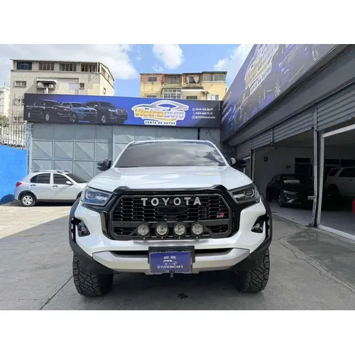 Toyota Hilux GR 2024 Blanco Caracas