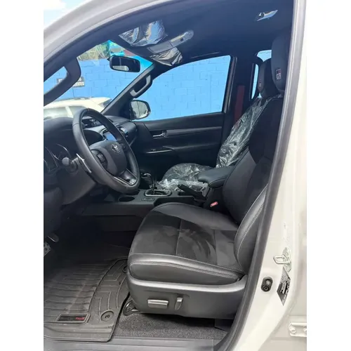 Toyota Hilux GR 2024 Blanco Caracas