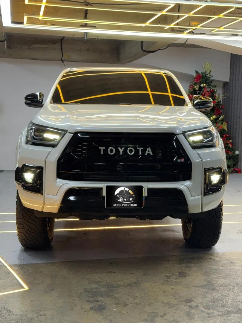 Toyota Hilux GR Sport 2023 Blanco Caracas