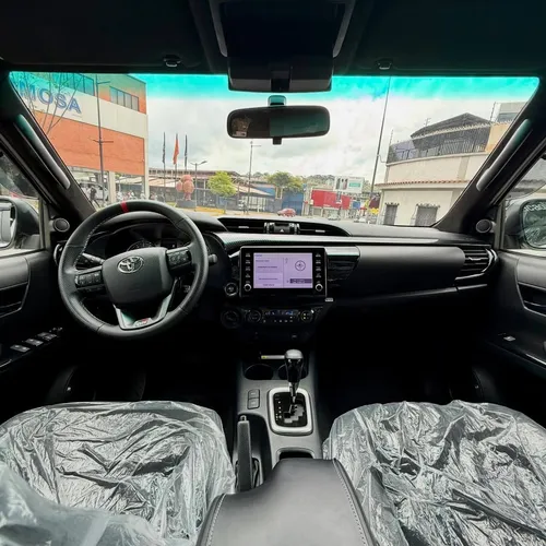 Toyota Hilux GR Sport 2025 Blanco Caracas