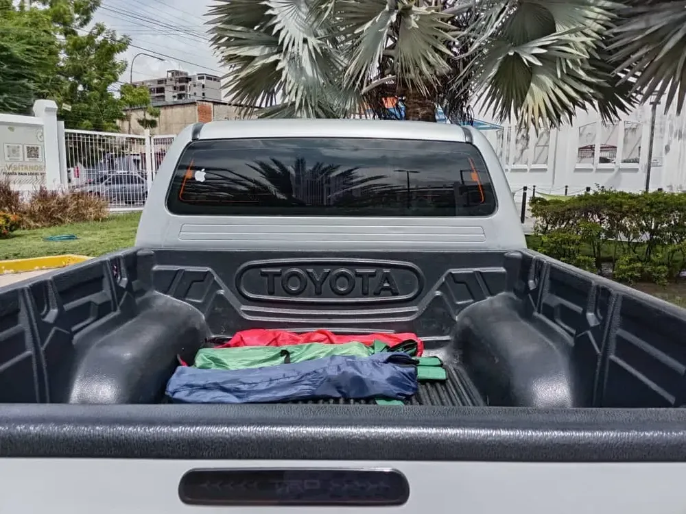Toyota Hilux Kavak 2011 Plateado Maracay