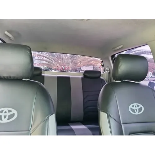 Toyota Hilux Kavak 2011 Plateado Maracay
