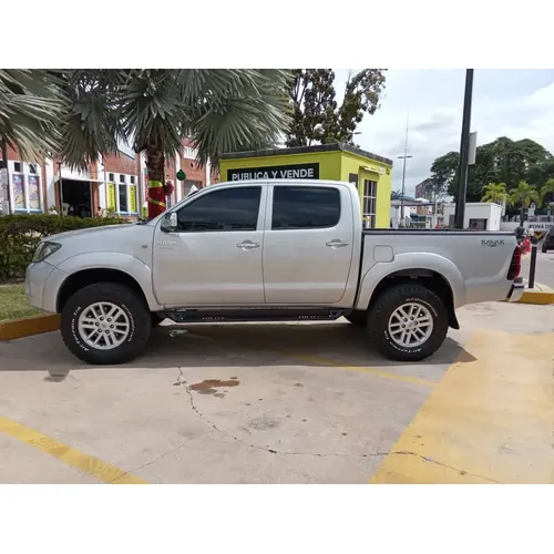 Toyota Hilux Kavak 2011 Plateado Maracay