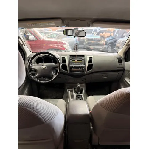 Toyota Hilux Kavak 2011 Negro Caracas