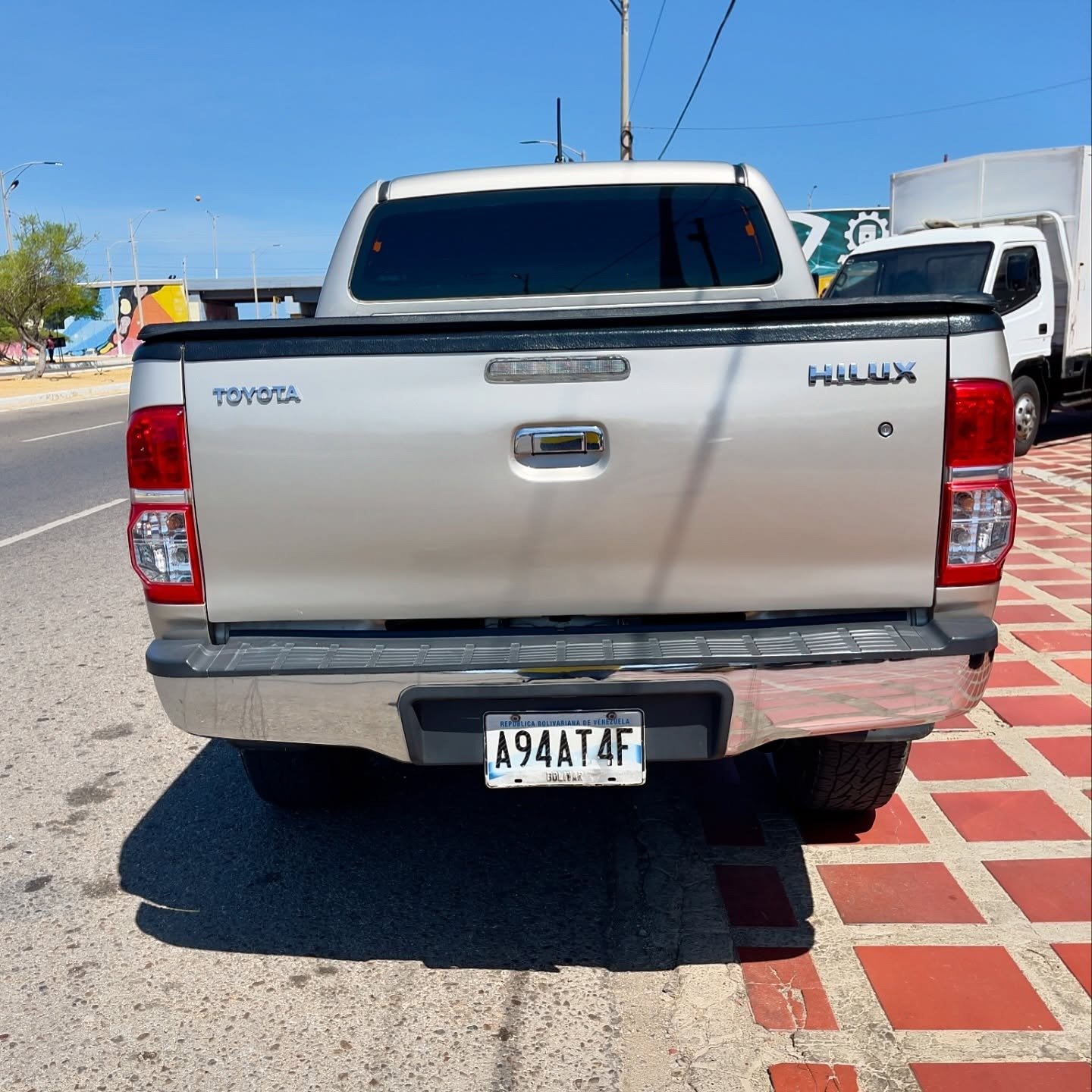 Toyota Hilux Kavak 2013 automática 4x4 Beige