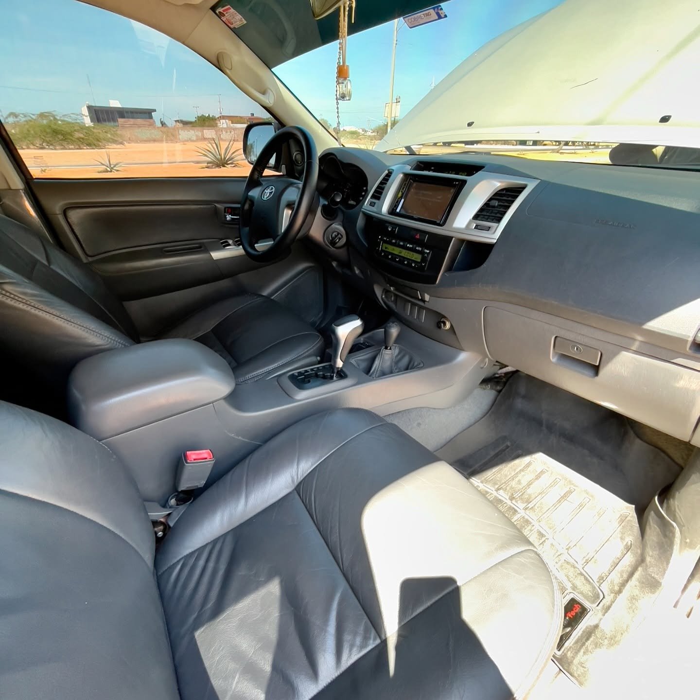 Toyota Hilux Kavak 2013 automática 4x4 Beige