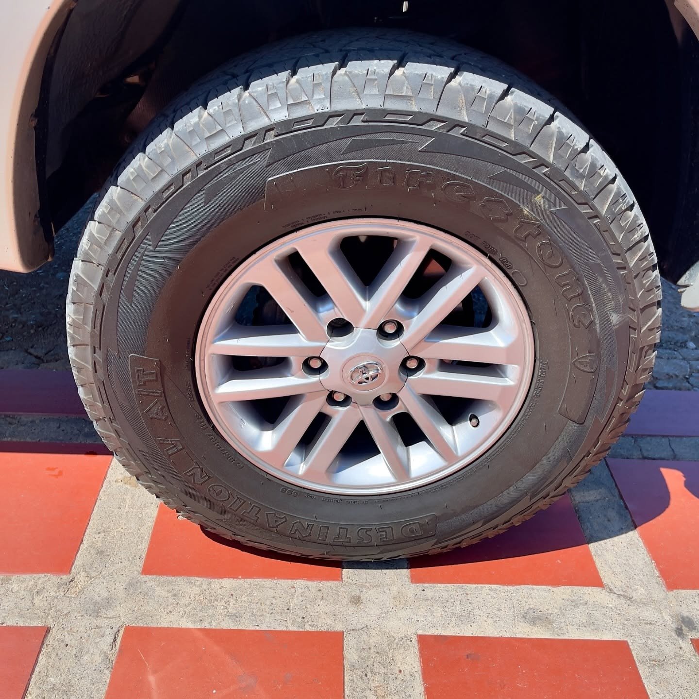 Toyota Hilux Kavak 2013 automática 4x4 Beige