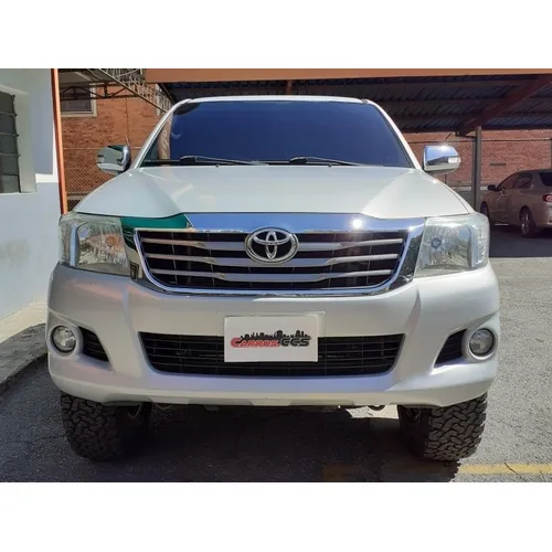 Toyota Hilux Kavak 2015 Plateado Caracas