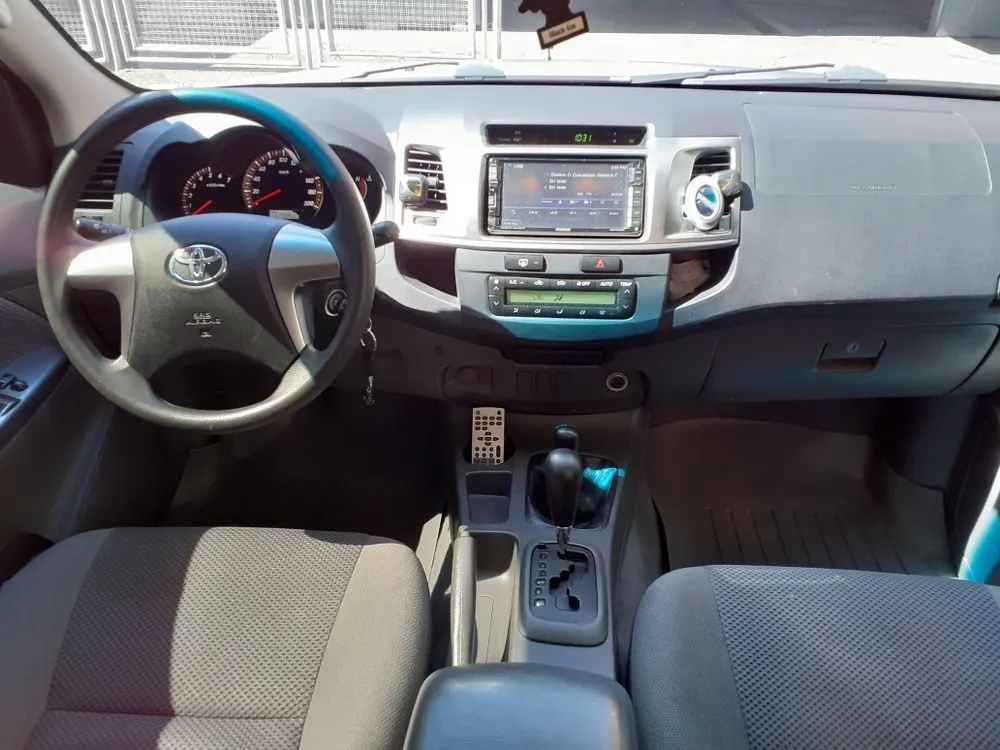 Toyota Hilux Kavak 2015 Plateado Caracas