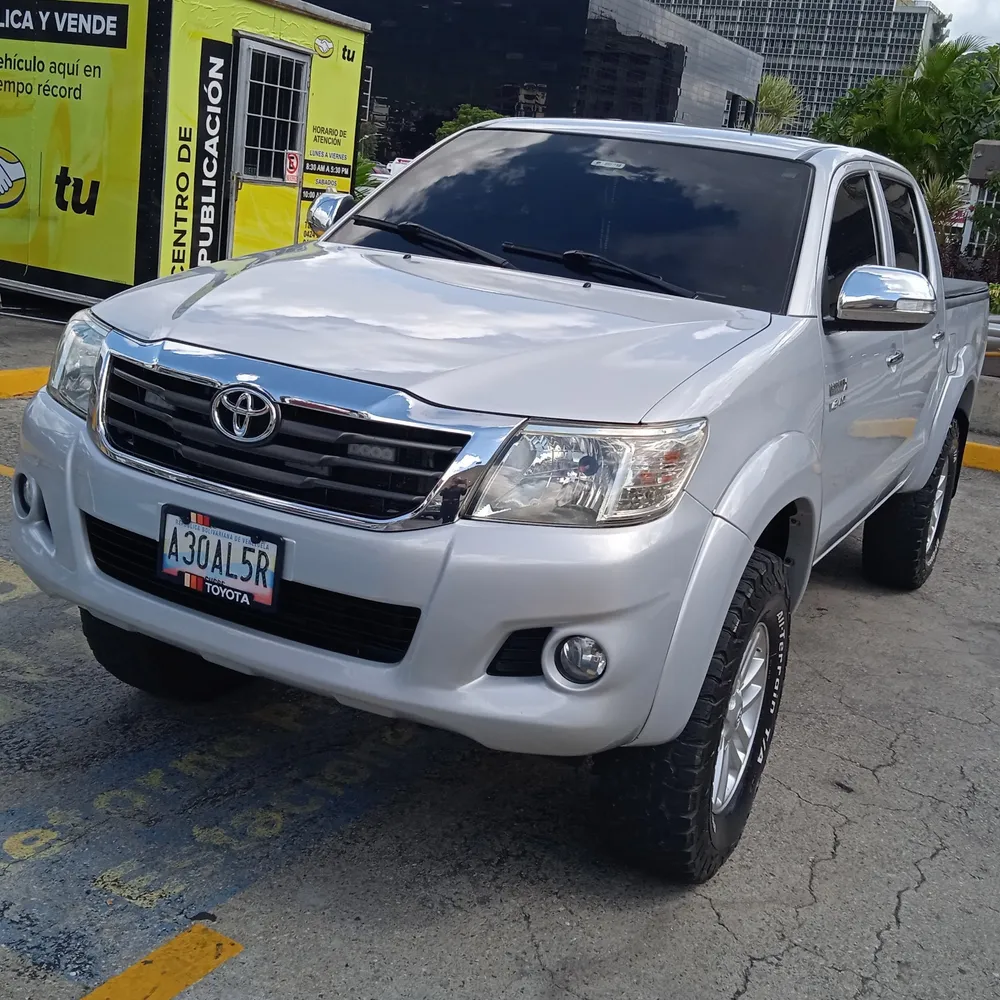 Toyota Hilux Kavak 2015 Plateado Caracas