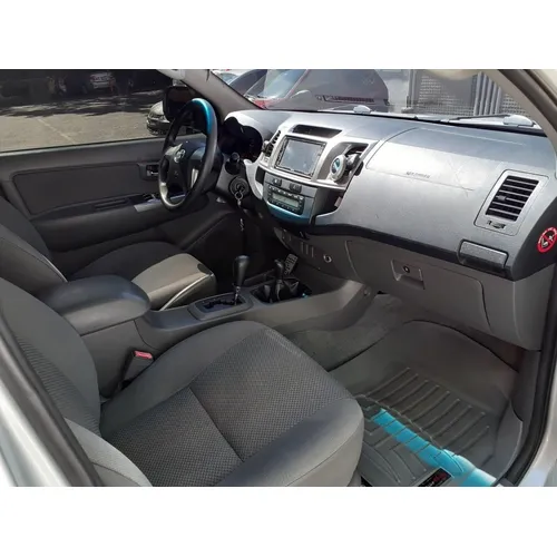 Toyota Hilux Kavak 2015 Plateado Caracas