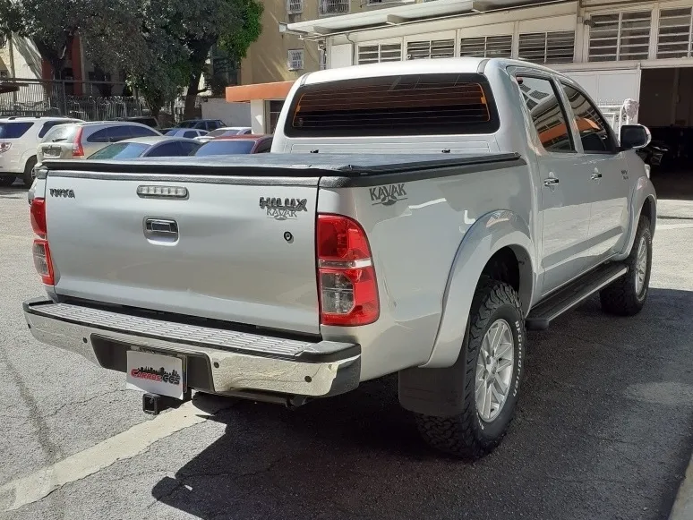 Toyota Hilux Kavak 2015 Plateado Caracas