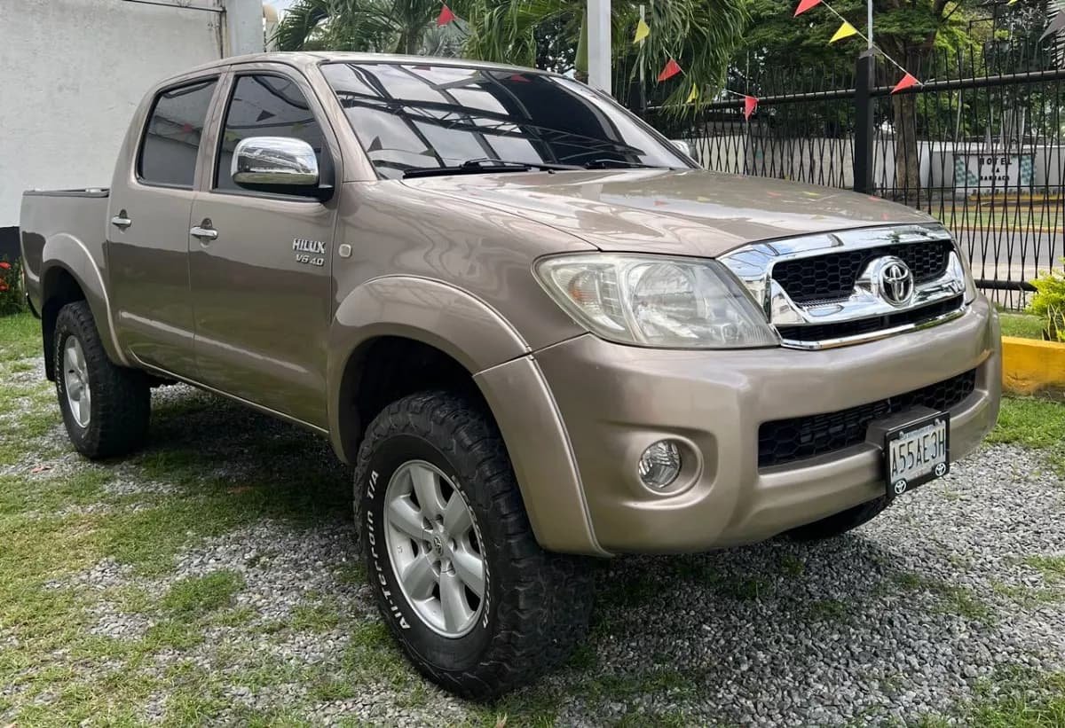 Toyota Hilux Kavak Modelo 2011 Dorado