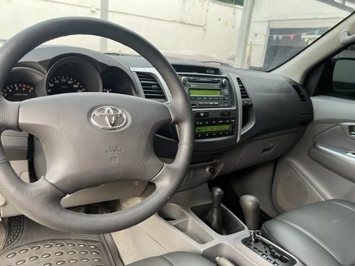 Toyota Hilux Kavak Modelo 2011 Dorado
