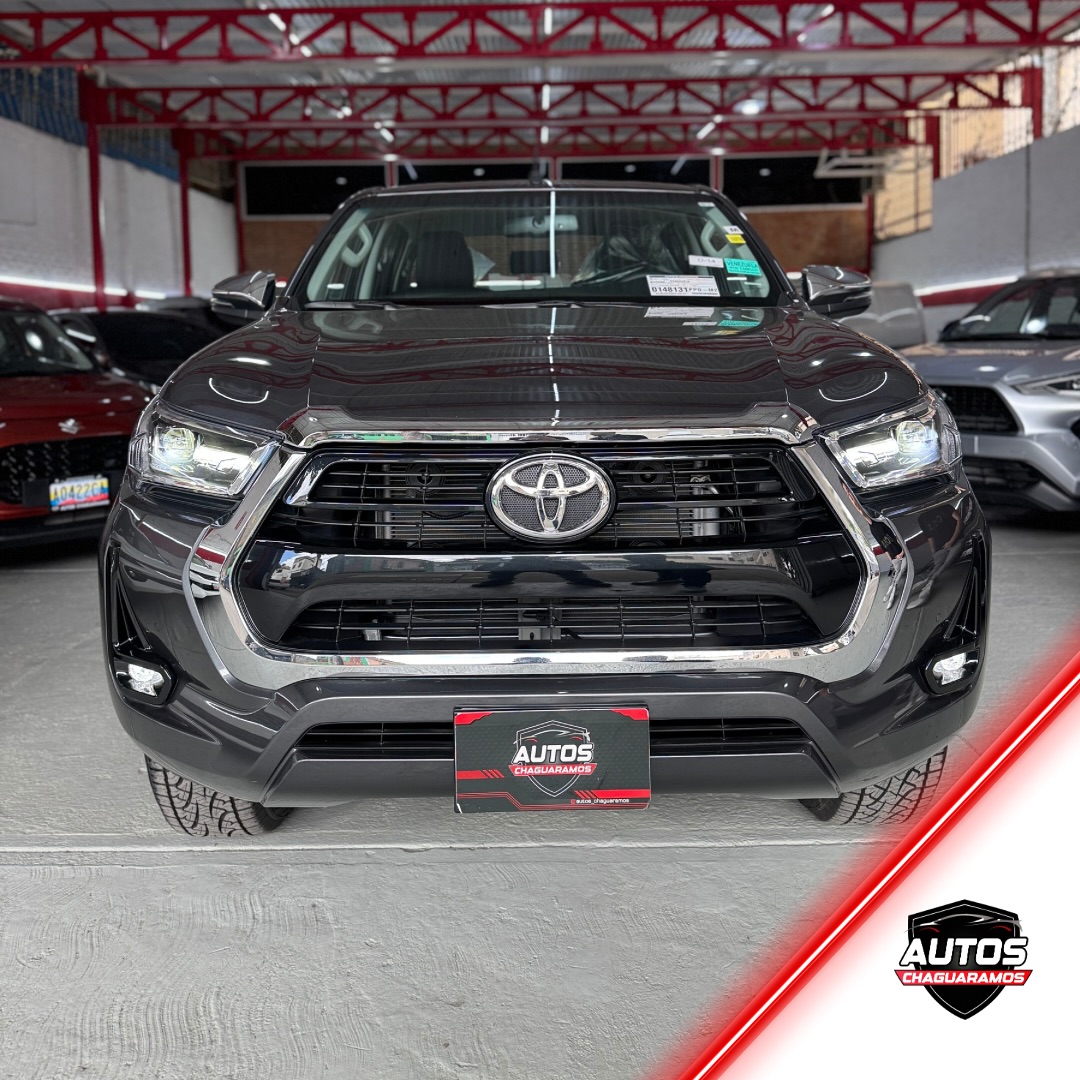 Toyota Hilux SRX 2025 Gris Caracas