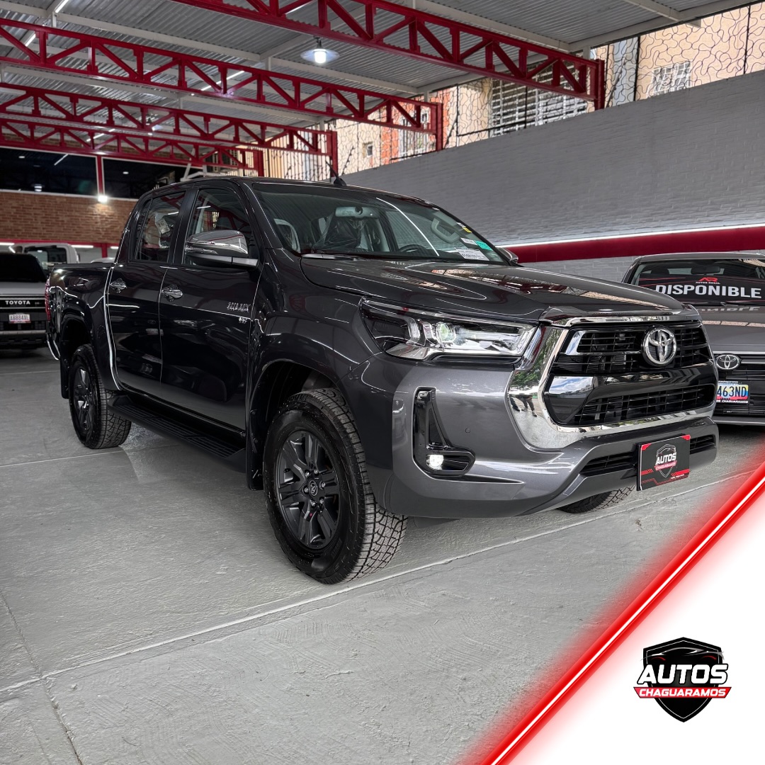 Toyota Hilux SRX 2025 Gris Caracas