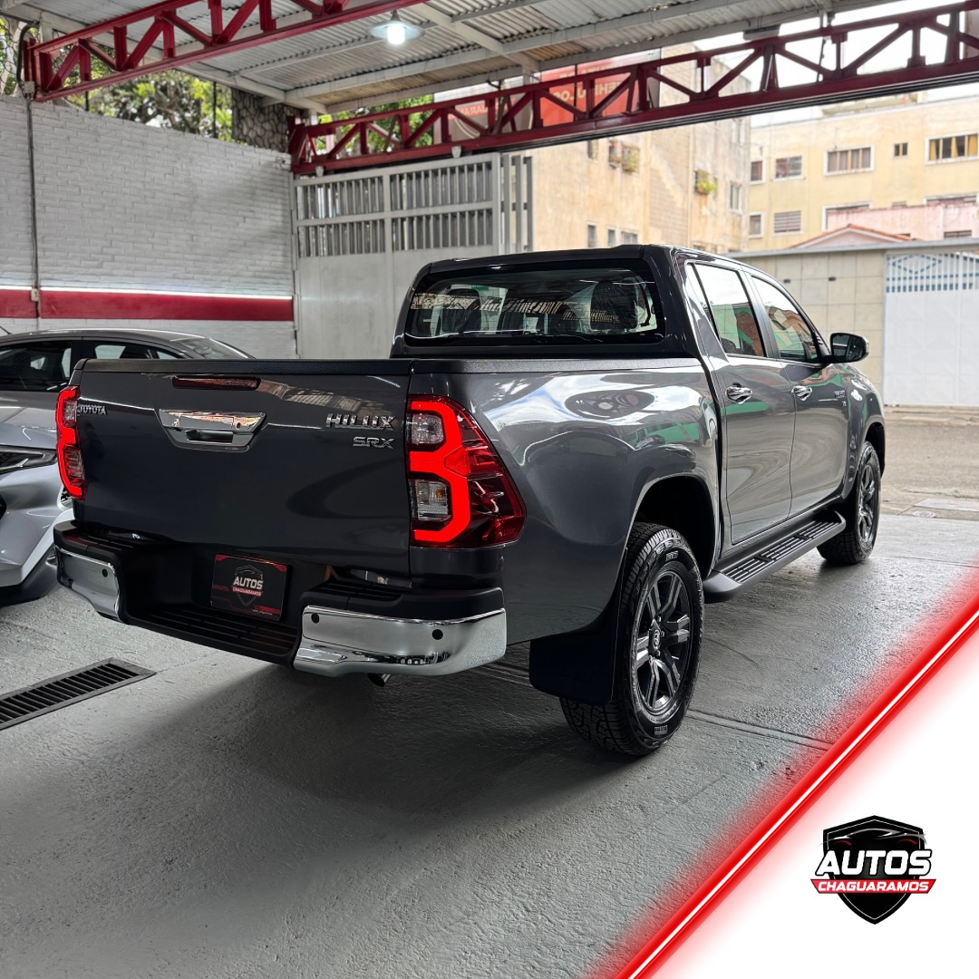 Toyota Hilux SRX 2025 Gris Caracas