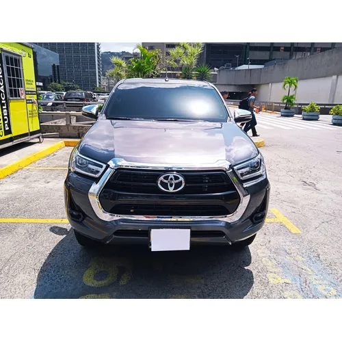 Toyota Hilux 2024 Gris Caracas