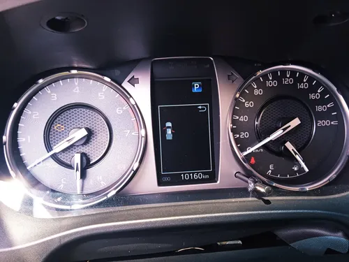 Toyota Hilux 2024 Gris Caracas
