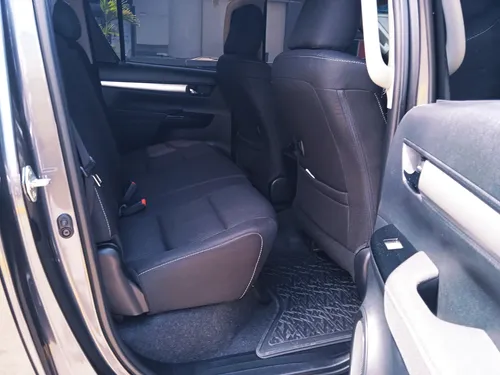 Toyota Hilux 2024 Gris Caracas