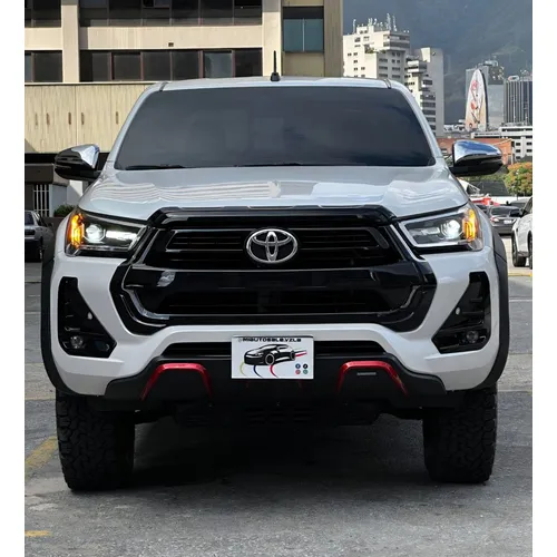 Toyota Hilux SR5 2024 Blanco Caracas