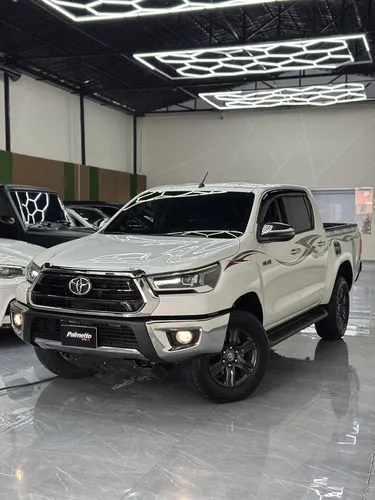 Toyota Hilux Sr5 2.7 2025