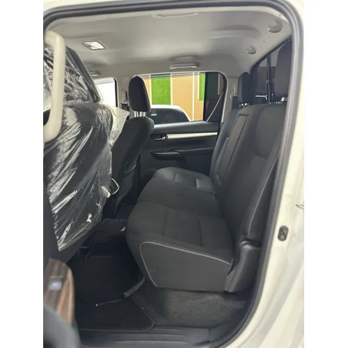 Toyota Hilux SR5 2025 Blanco Caracas
