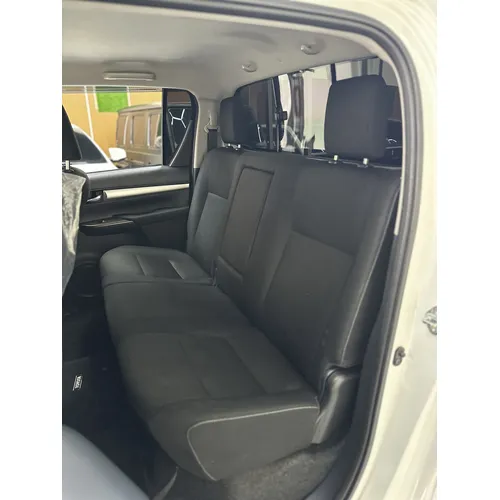 Toyota Hilux SR5 2025 Blanco Caracas