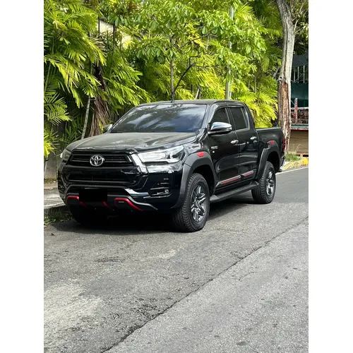 Toyota Hilux SR5 2024 Negro Caracas