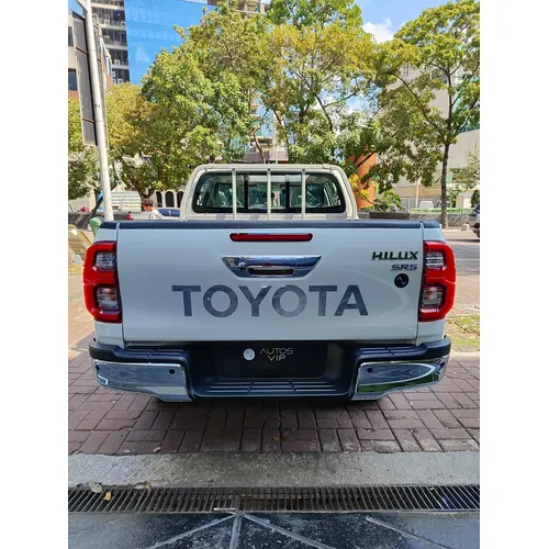 Toyota Hilux SR5 2025 Blanco Caracas